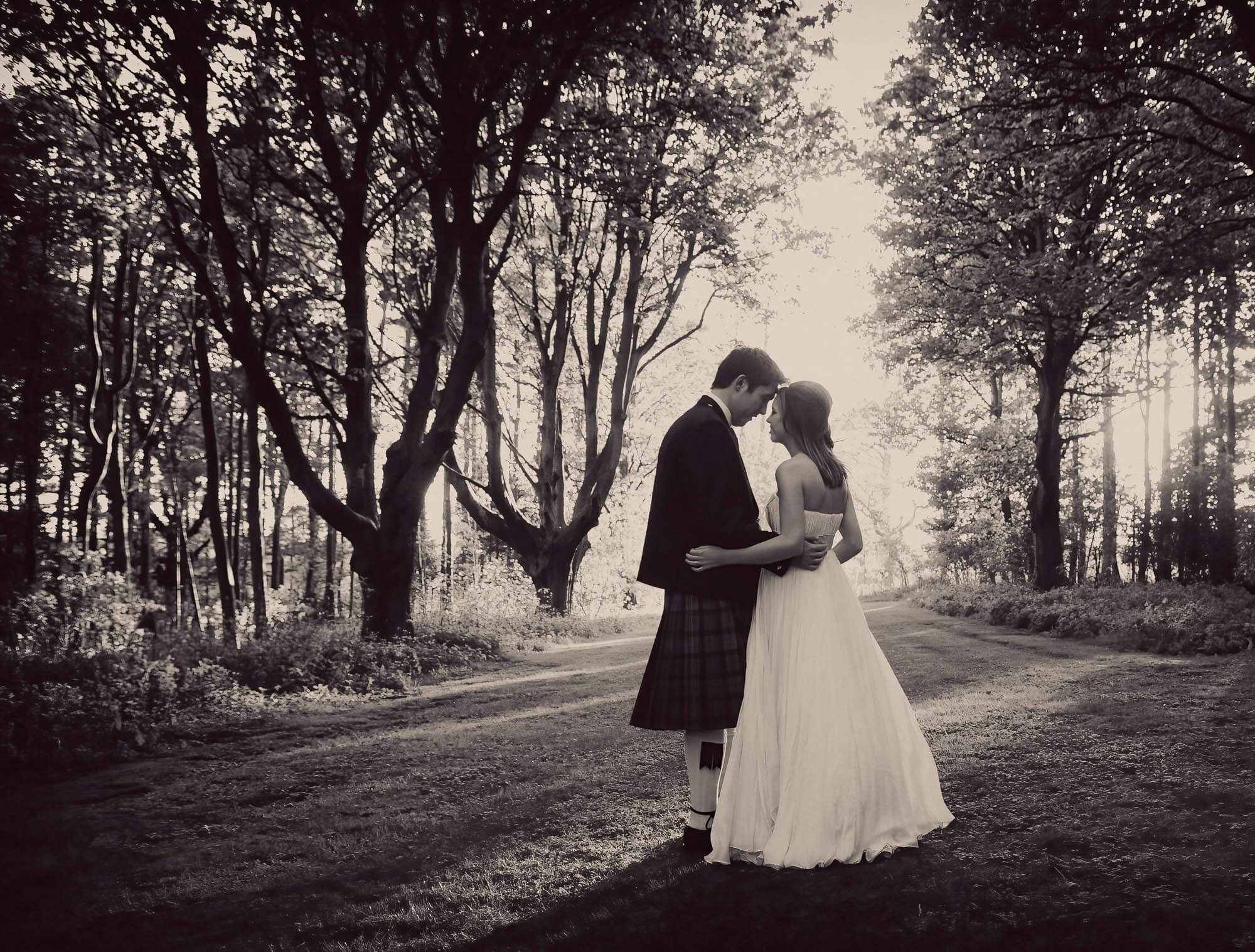 Edinburgh wedding elopment, bride and groom in woodlands